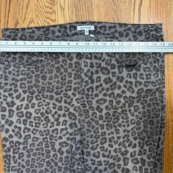 Good American Gray Leopard Pants - Picture 6 of 14